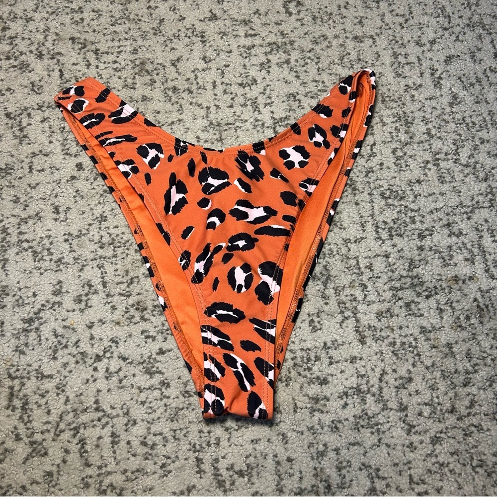 NWT Fabletics Orange Leopard Print No High-Cut Swim Briefs Size Small